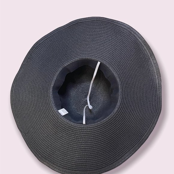 Floppy beach hat - Picture 2 of 2